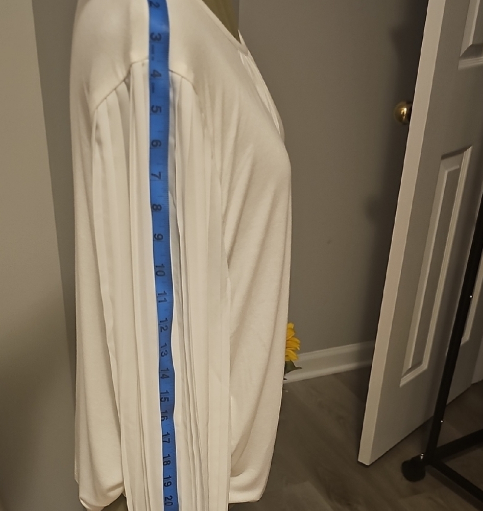 NWT Talbots Elegant Cream Pleated Sleeve Top Sz PXL - Picture 12 of 16